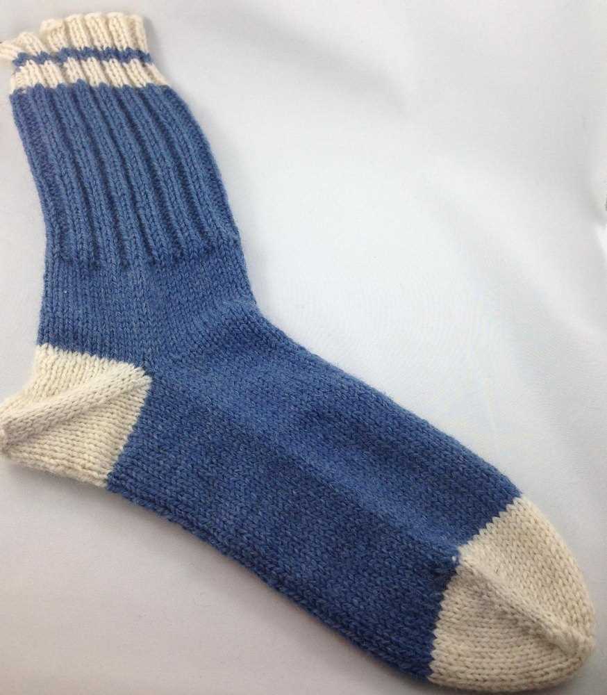 Classic socks knitting pattern