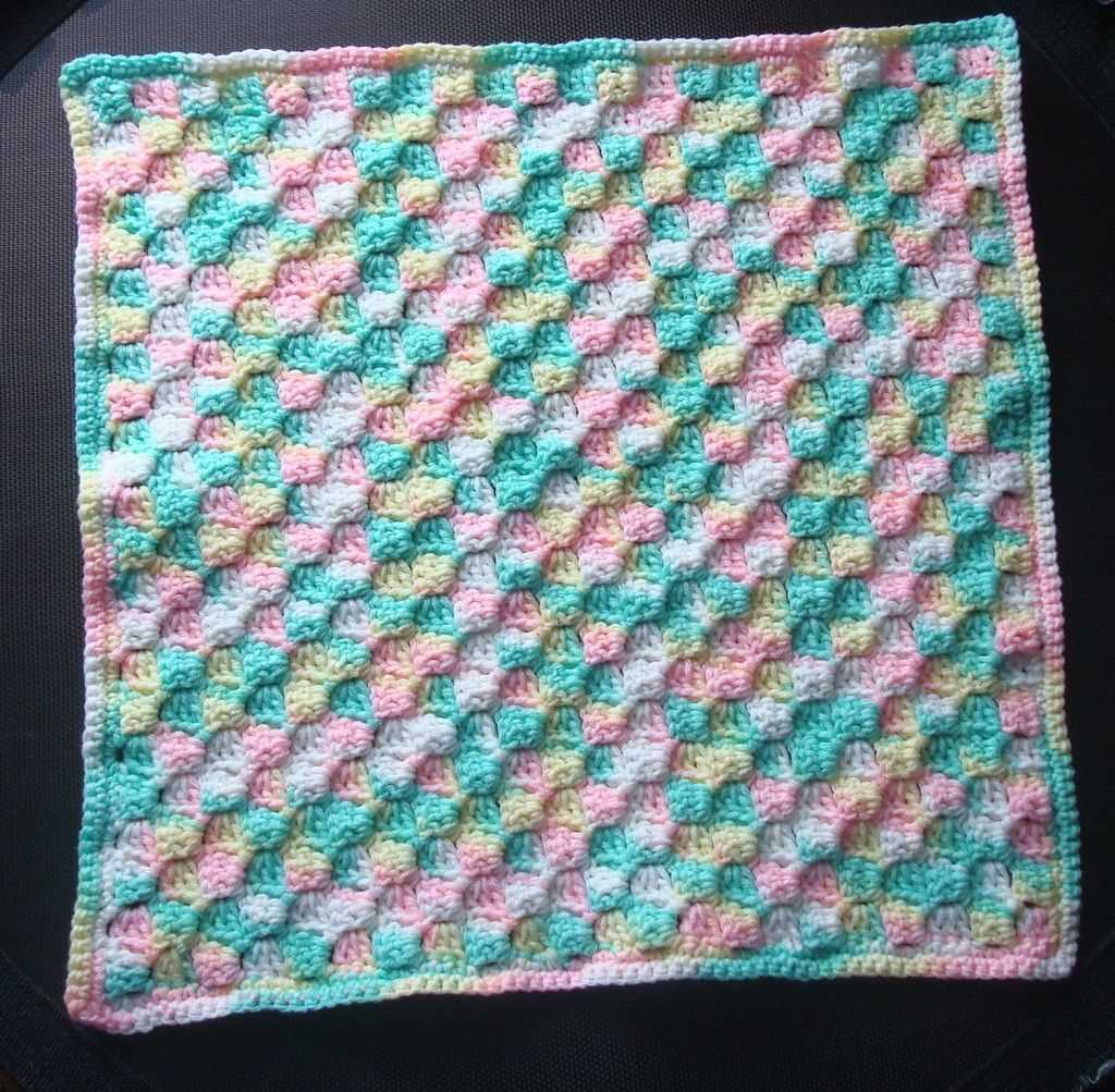 Corner to corner blanket pattern knit