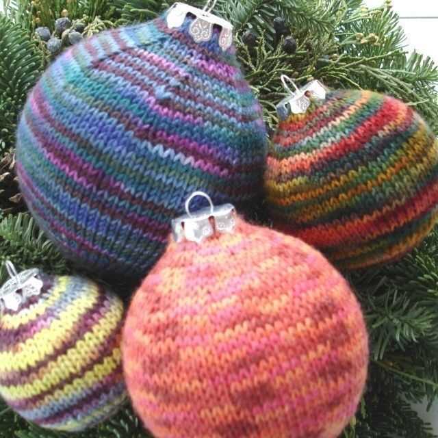 Knitted christmas ball ornaments patterns