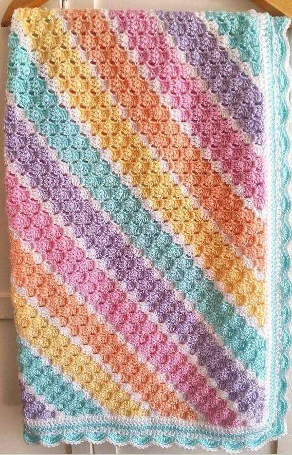 Corner to corner blanket pattern knit