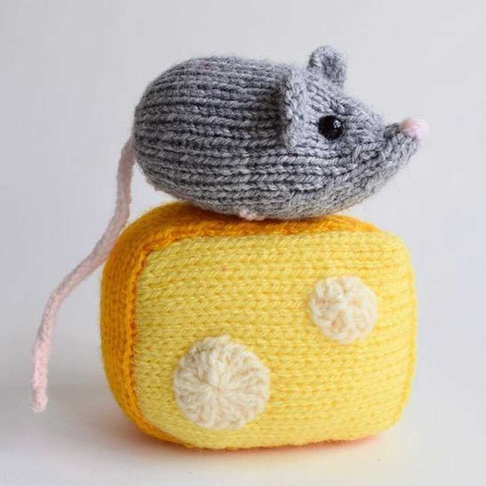 Mouse knit pattern