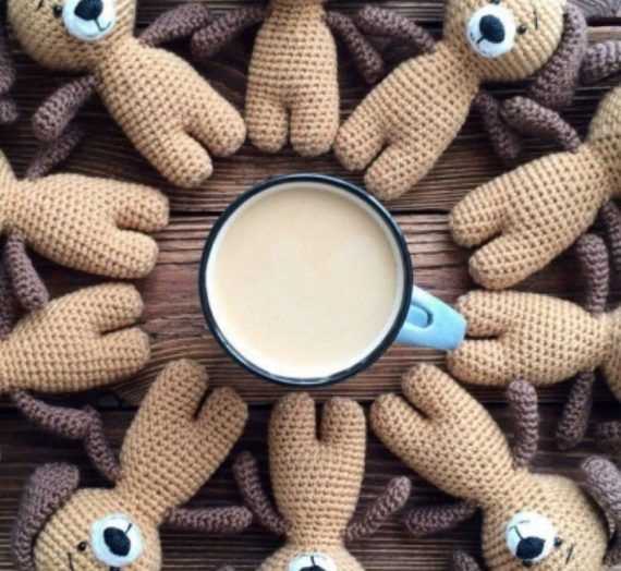 Knitted camel pattern