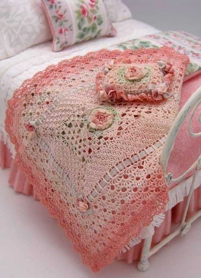 Free pattern knit a cozy blanket for your dolls