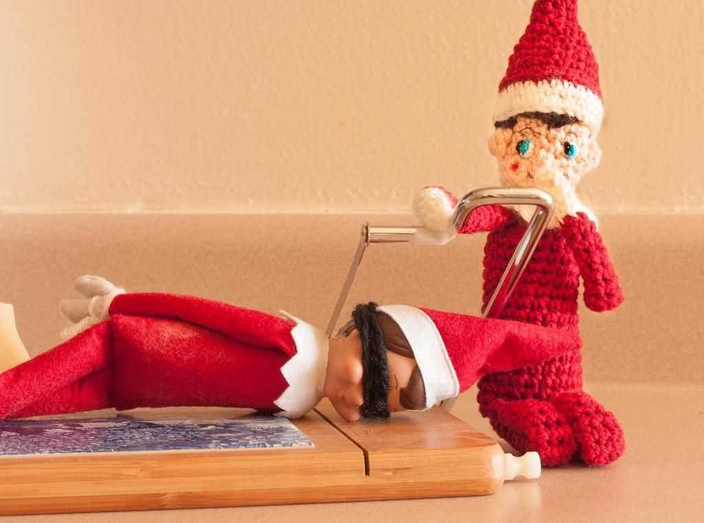 Elf on a shelf knitting pattern