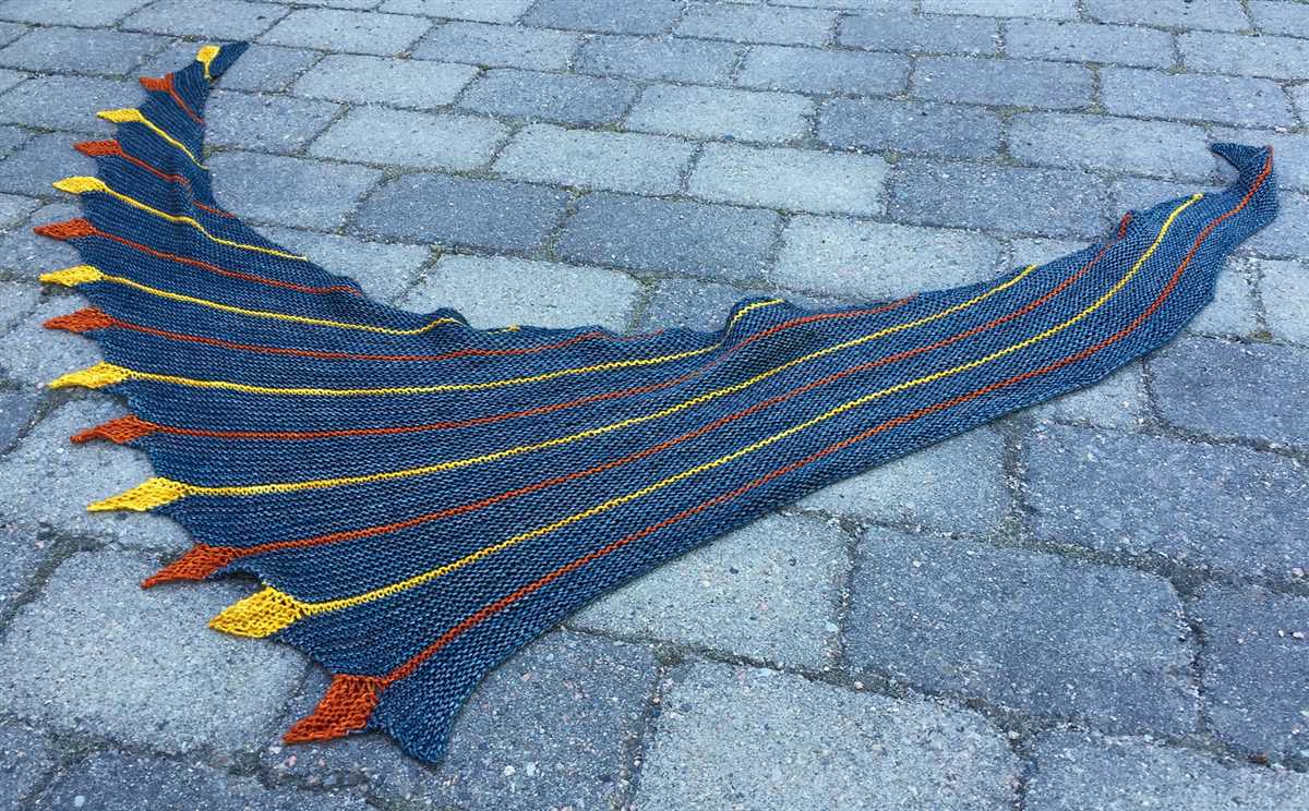 Dragon tail shawl knitting pattern