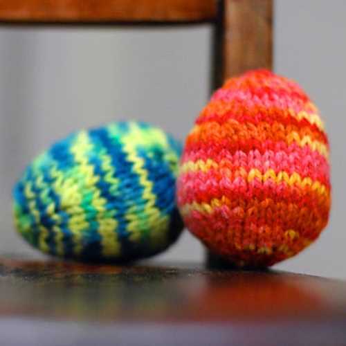 Easter bunny creme egg knitting pattern