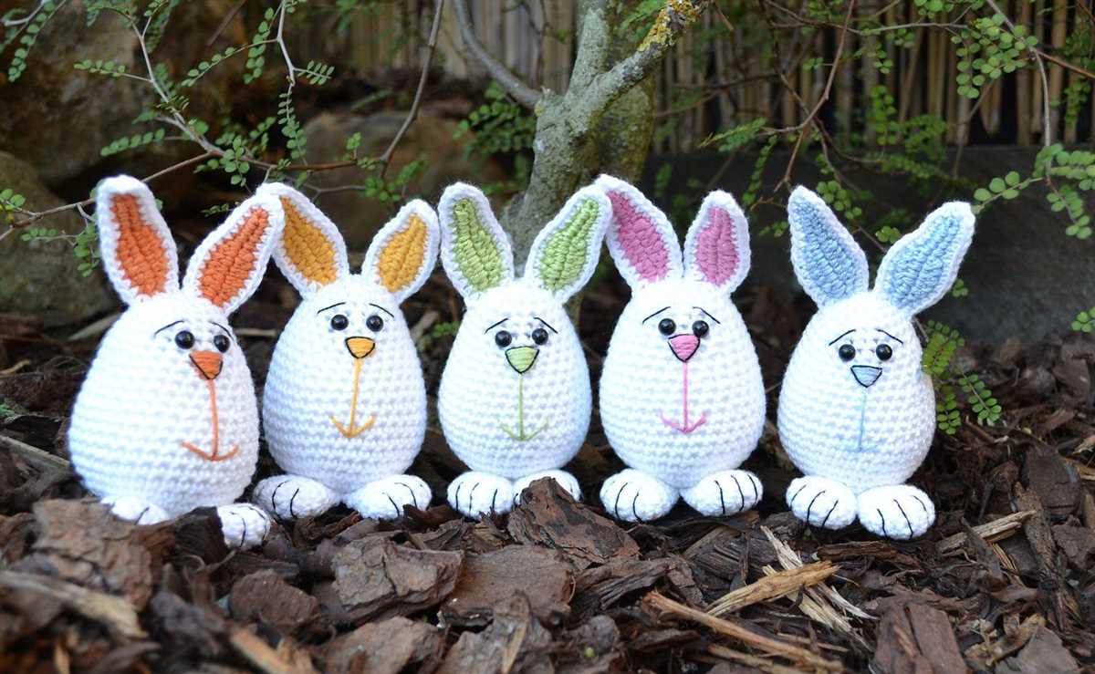 Easter bunny creme egg knitting pattern