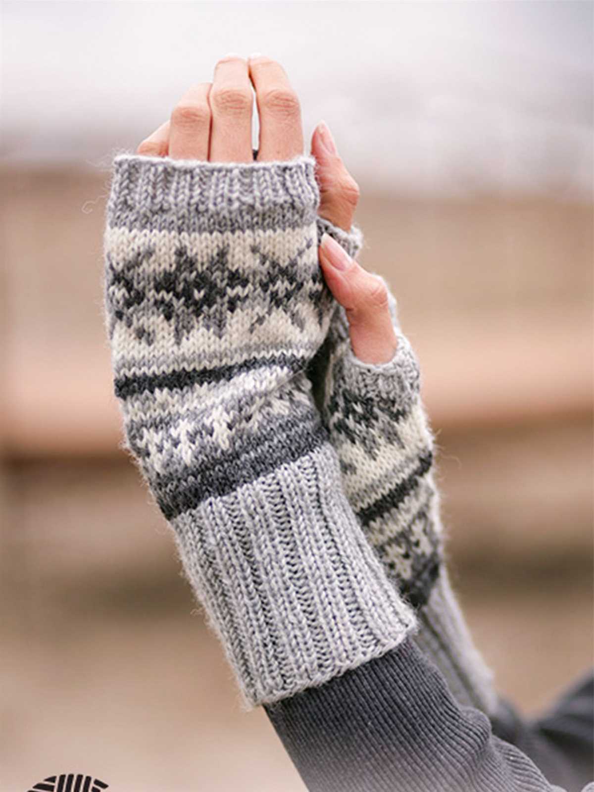 Easy wrist warmer knitting pattern free