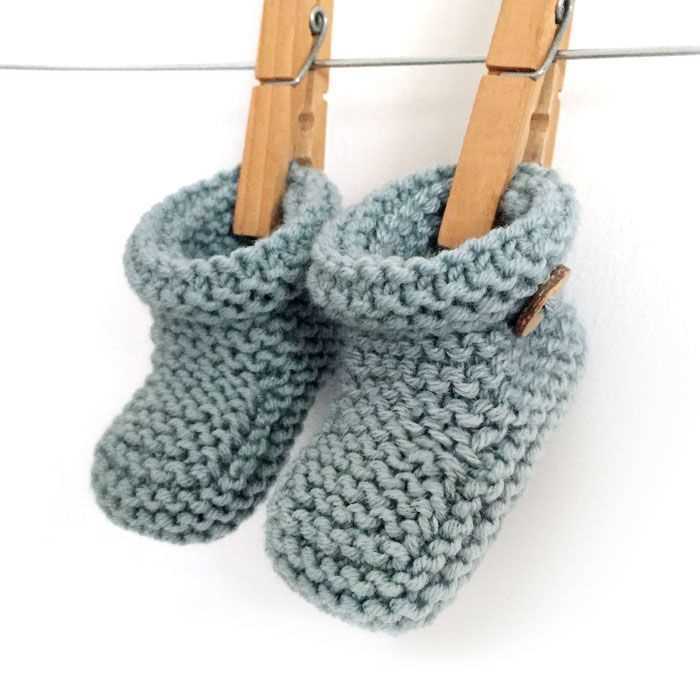 Easy knit booties free pattern