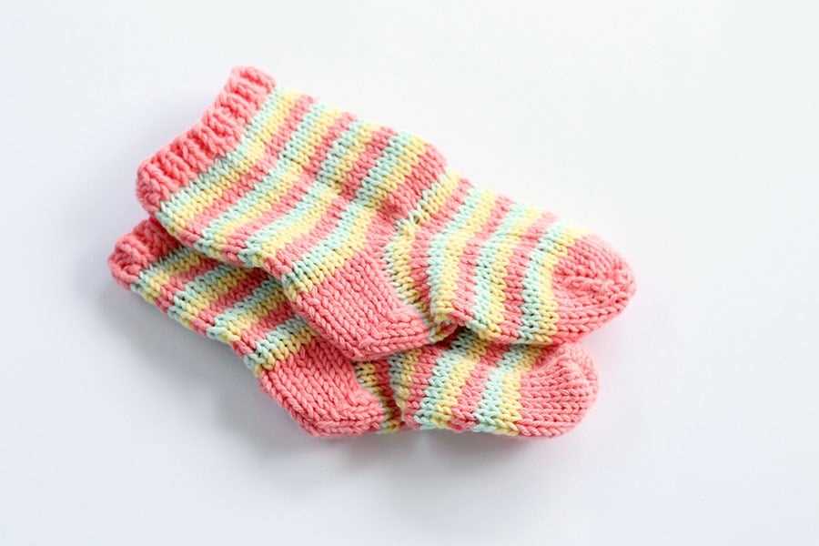 Easy sock knitting pattern circular needles