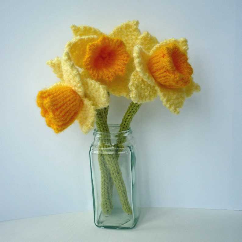 Free daffodil knitting pattern