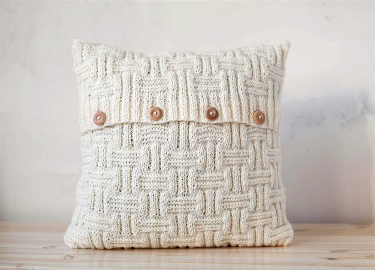 Knitted cushion patterns with buttons