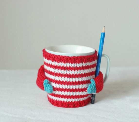 Knitted mug sweater pattern