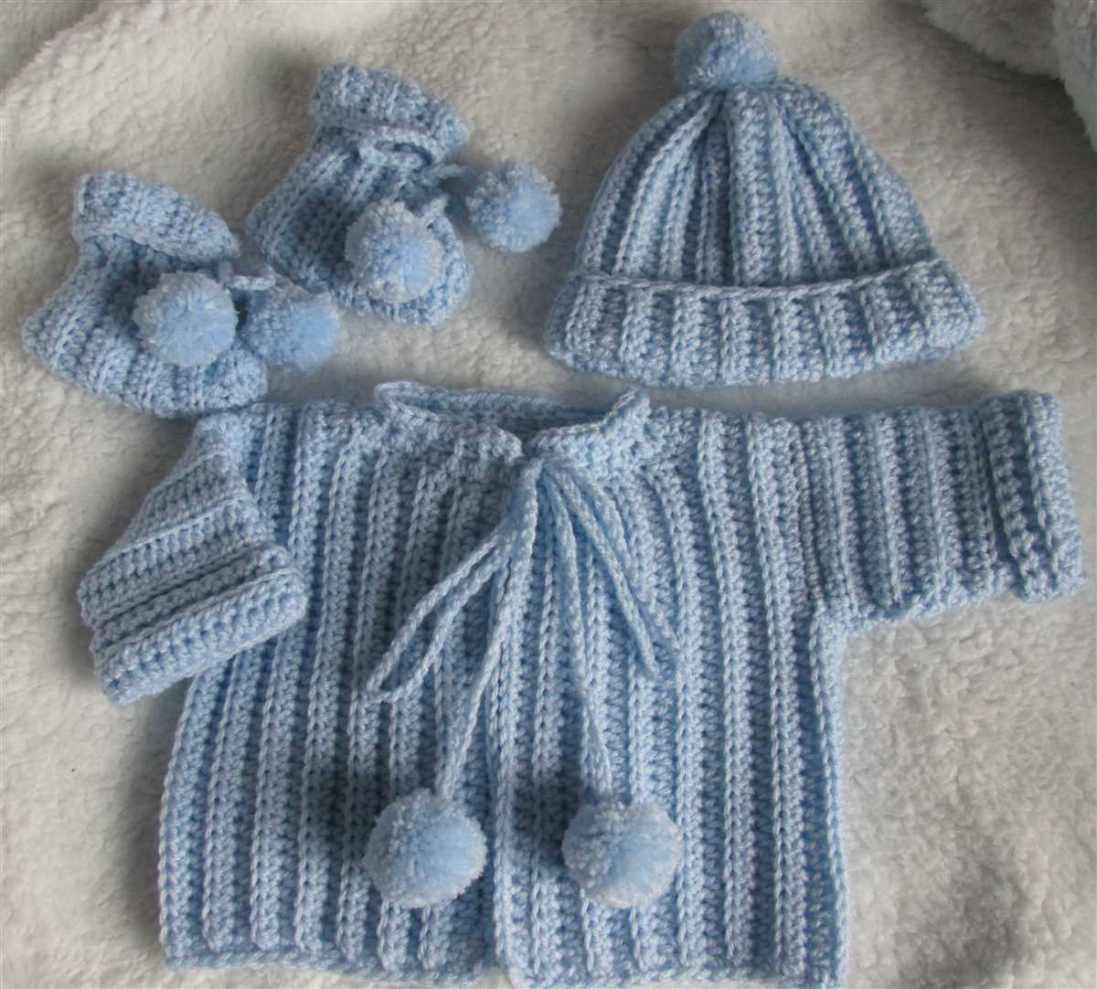 Newborn layette knitting patterns free