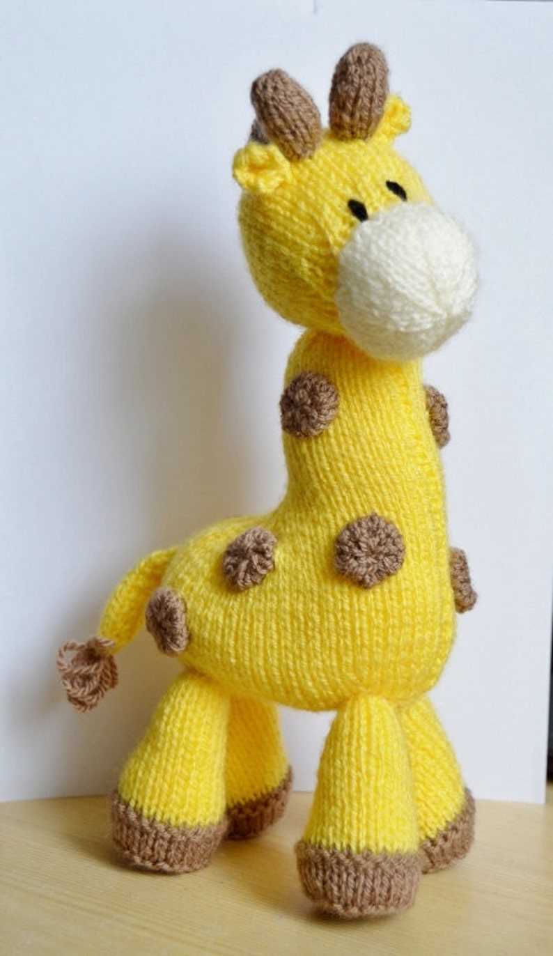 Knitted giraffe toy pattern