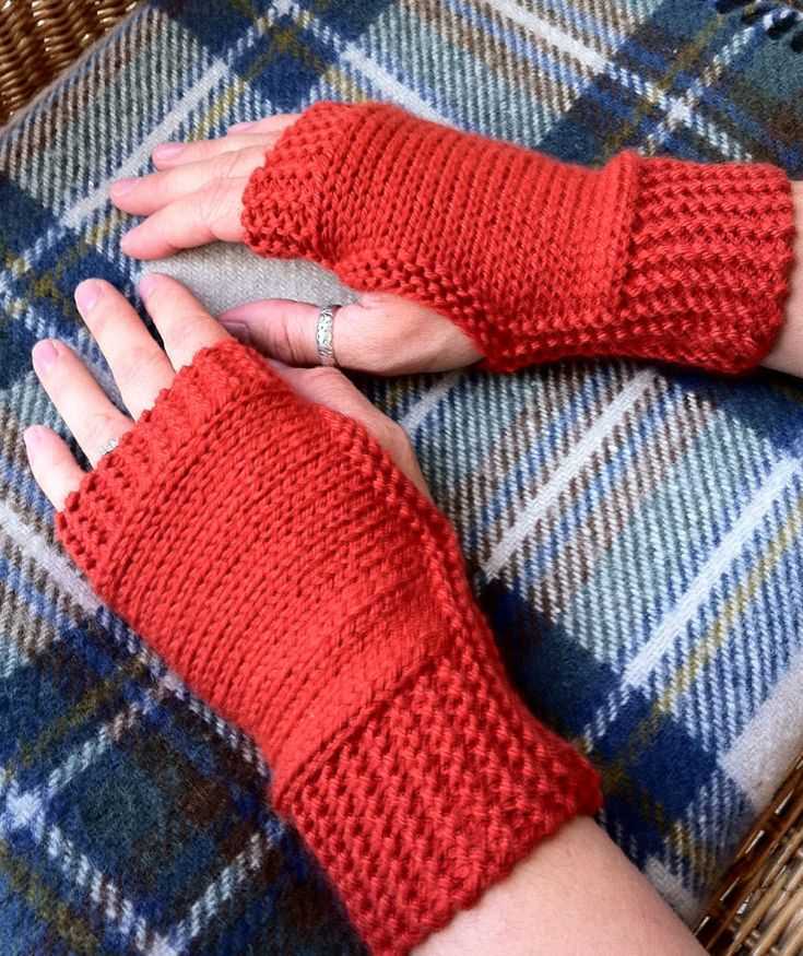 Fingerless gloves knit flat pattern