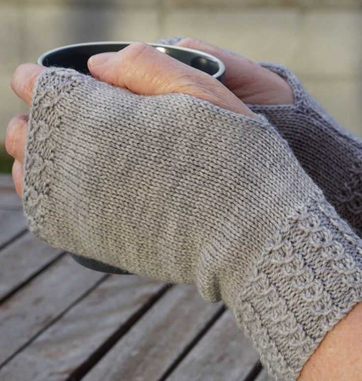 Fingerless gloves knit flat pattern