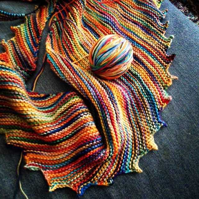 Free knit hitchhiker scarf pattern