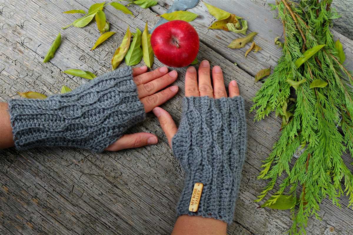 Free knit wrist warmer pattern