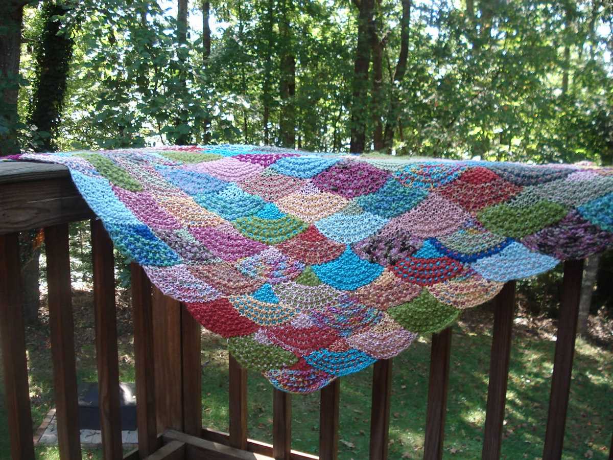 Free knitted pocket shawl pattern