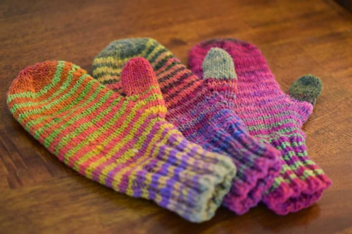 Free knitting pattern for childrens fingerless mittens