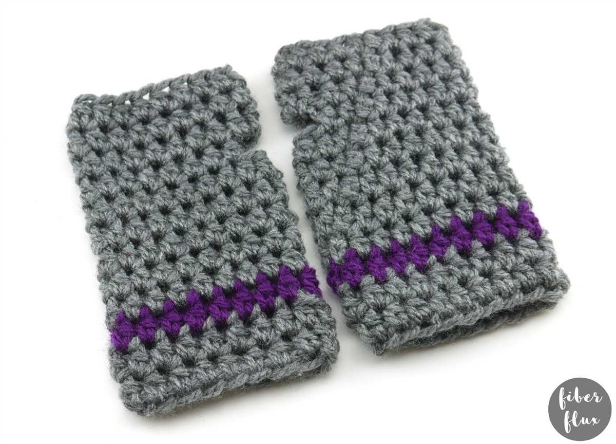 Free knitting pattern for wrist warmers uk