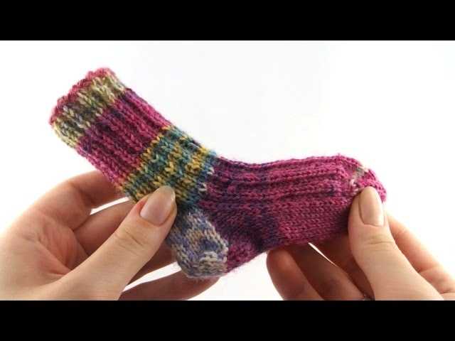 Free knitting patterns for childrens socks on two needles