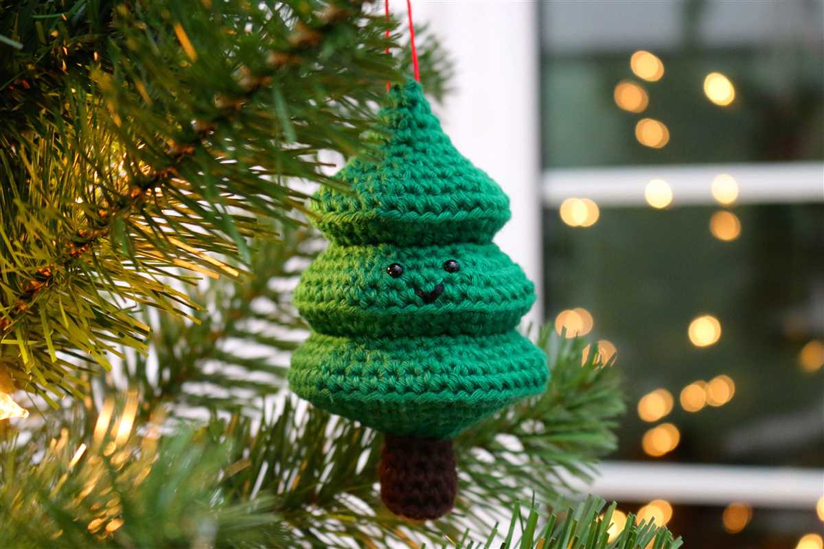 Free knitting patterns for christmas tree ornaments