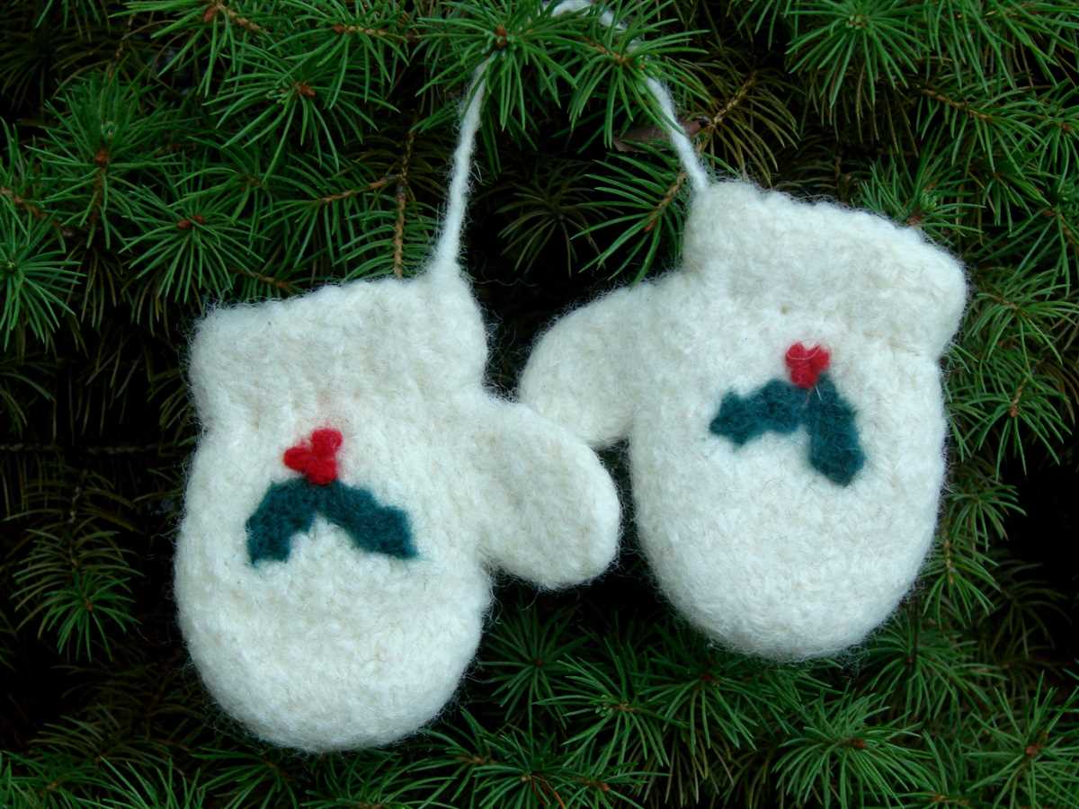 Free miniature christmas knitting patterns