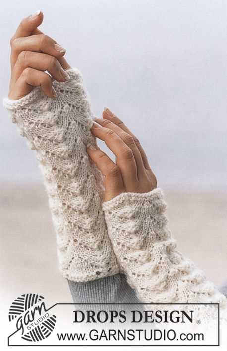 Alpaca fingerless gloves knitting pattern