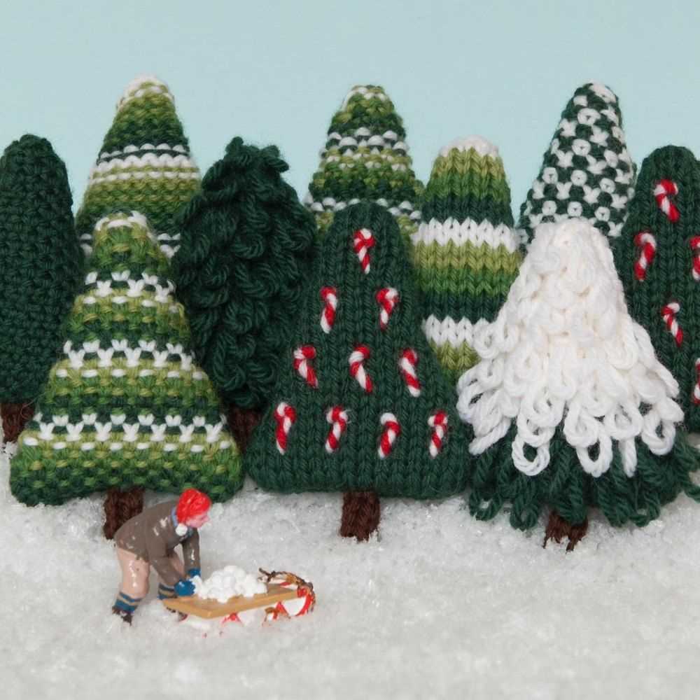 Knitted christmas tree ornaments pattern