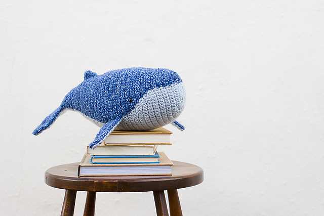 Free whale knitting pattern