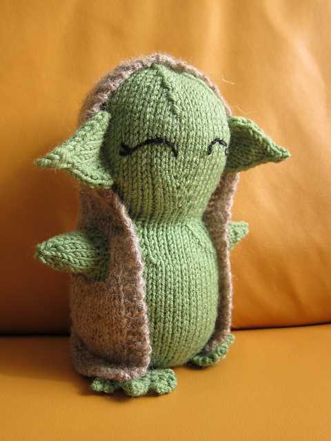 Free yoda knitting pattern