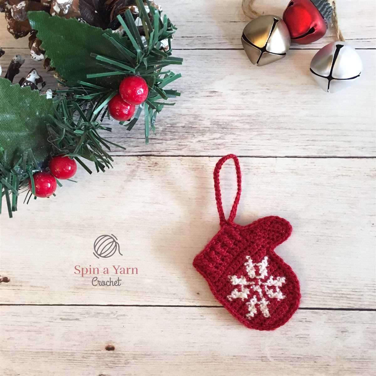 Knitted mitten christmas ornament pattern