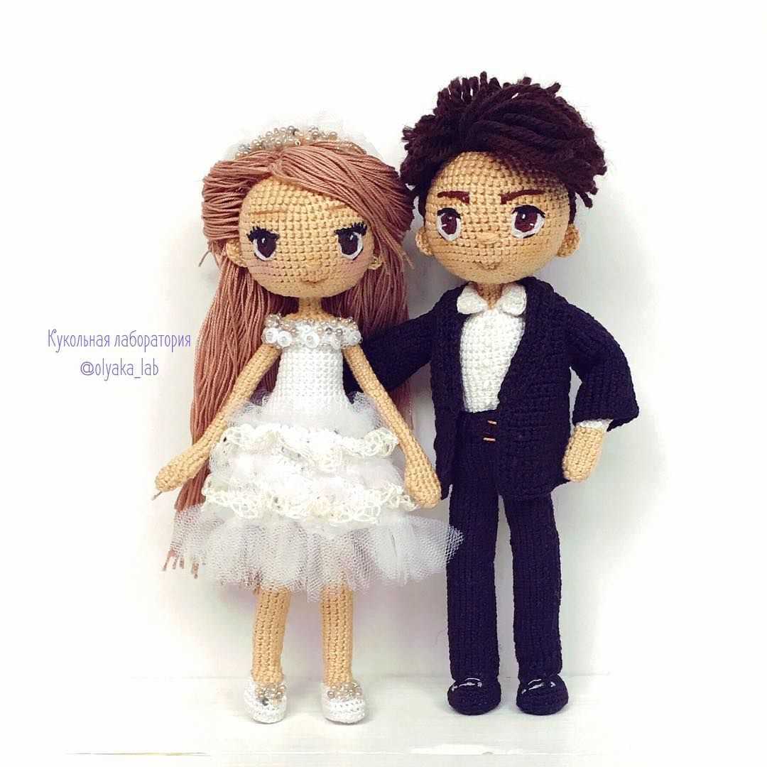 Free knitting pattern for bride and groom dolls