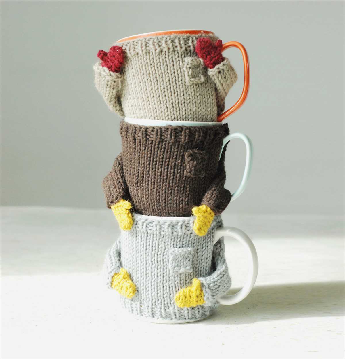 Knitted mug sweater pattern