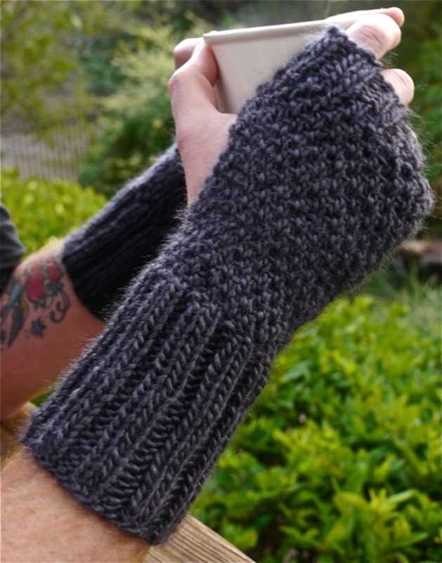 Free knit wrist warmer pattern