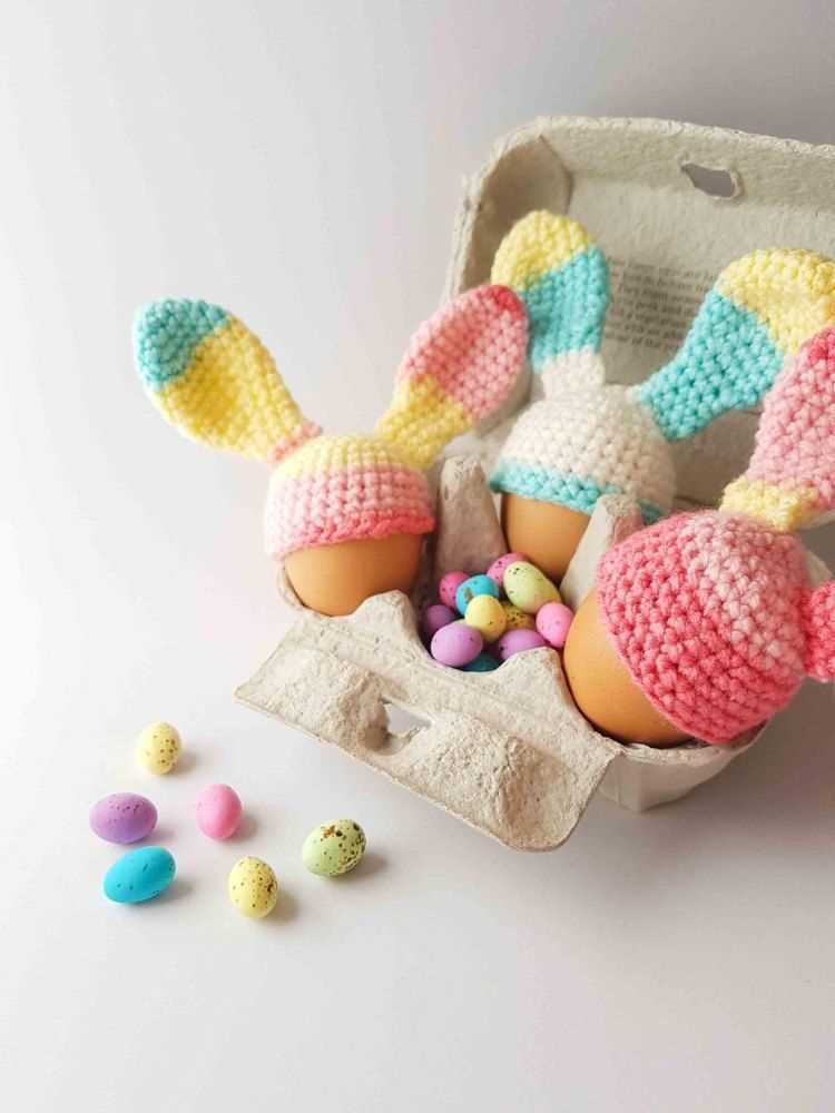 Free knitted bunny egg cosy pattern