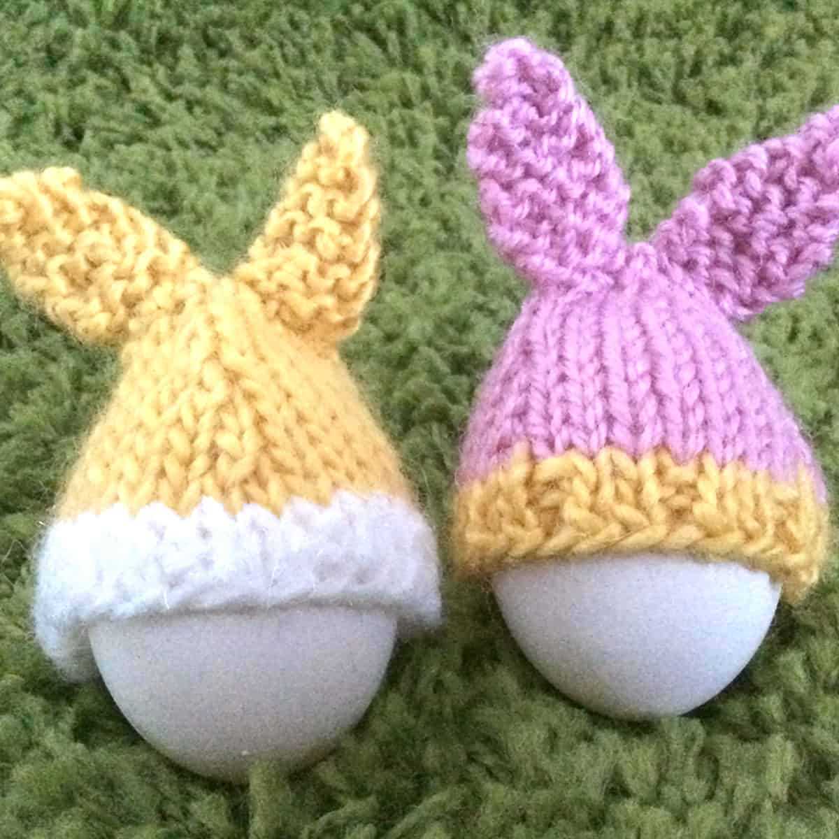 Free knitted bunny egg cosy pattern