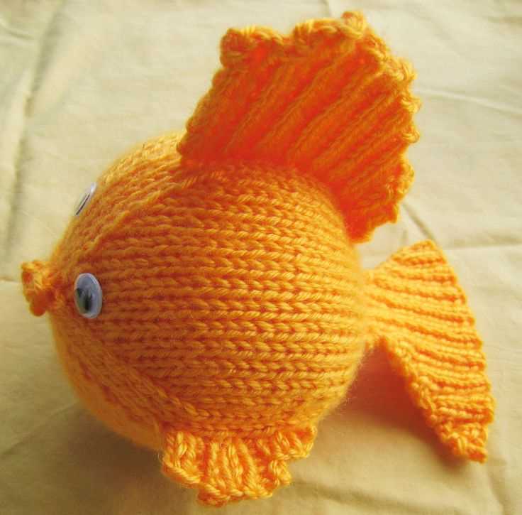 Free knitted fish toy pattern