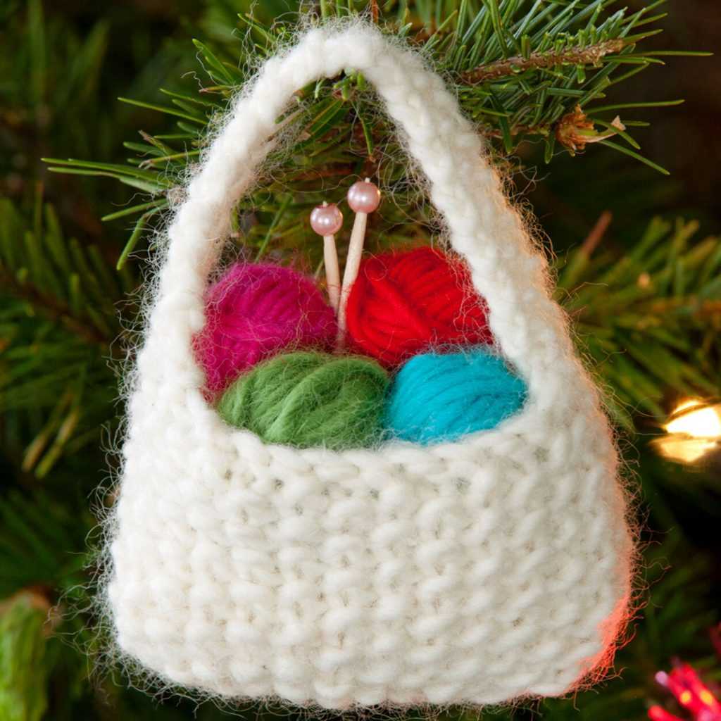 Free knitting patterns for christmas tree ornaments