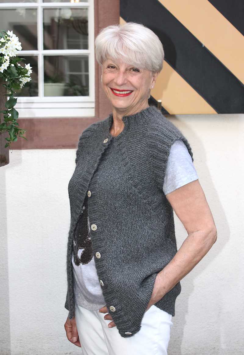 Free knitting patterns vests ladies