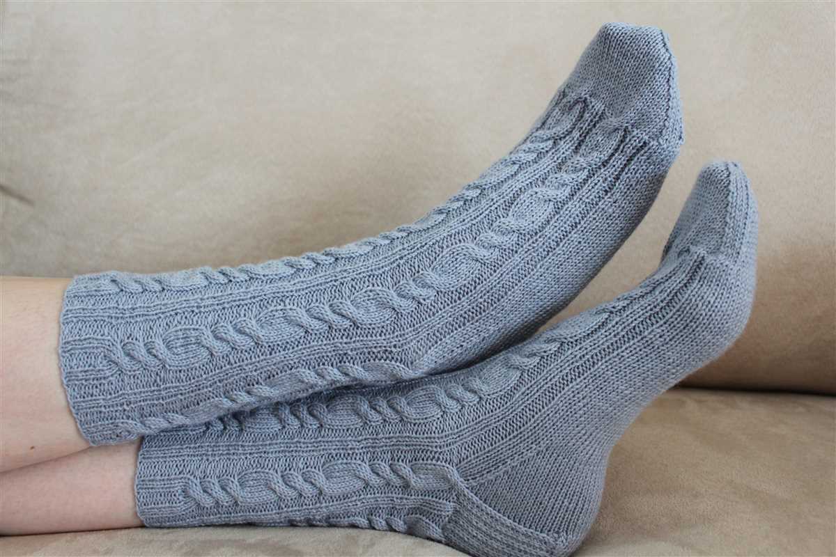 Men's ribbed socks knitting pattern