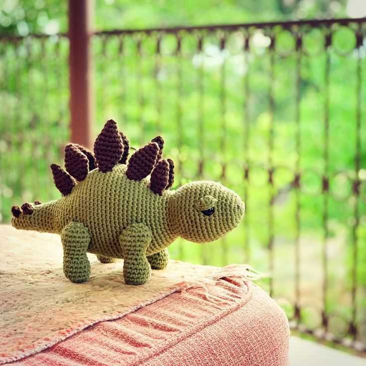 Free stegosaurus knitting pattern