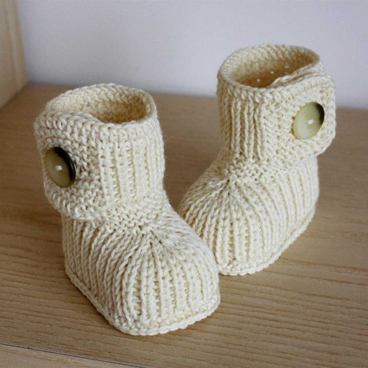 Hug boots knitting pattern