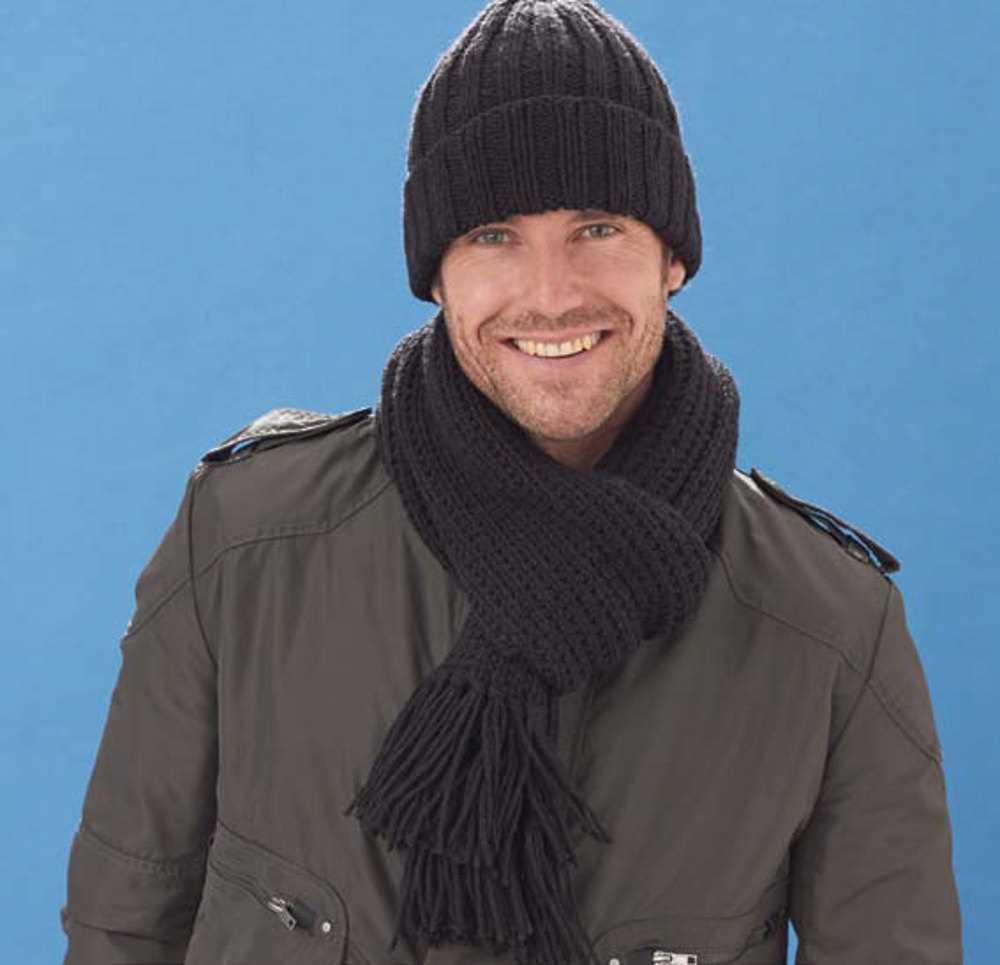 Knitting pattern for mens scarf and hat