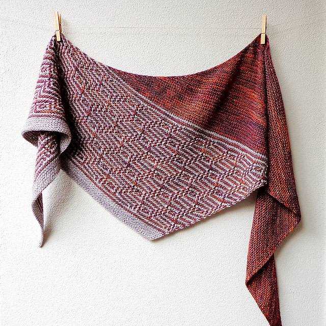 Free knitted pocket shawl pattern