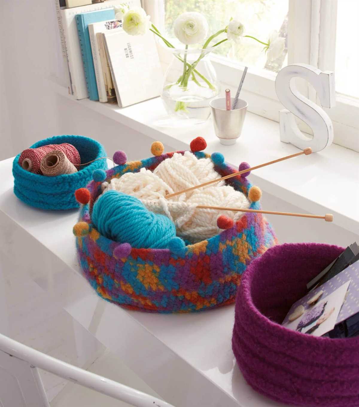 Knitted yarn bowl pattern