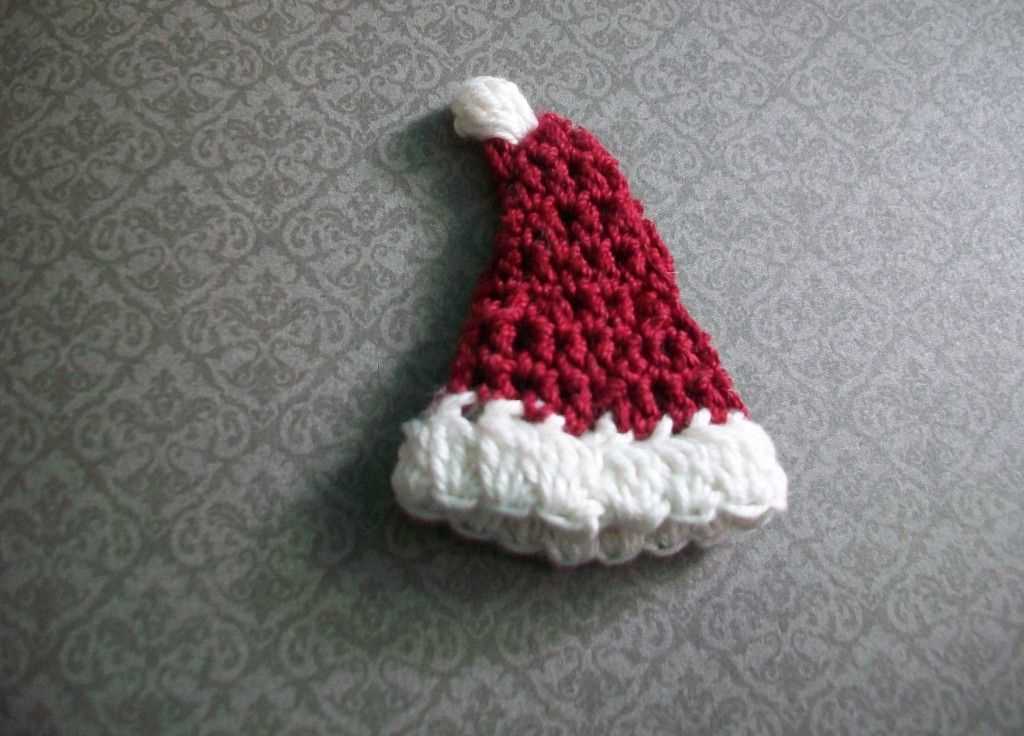 Knitted santa hat ornament pattern