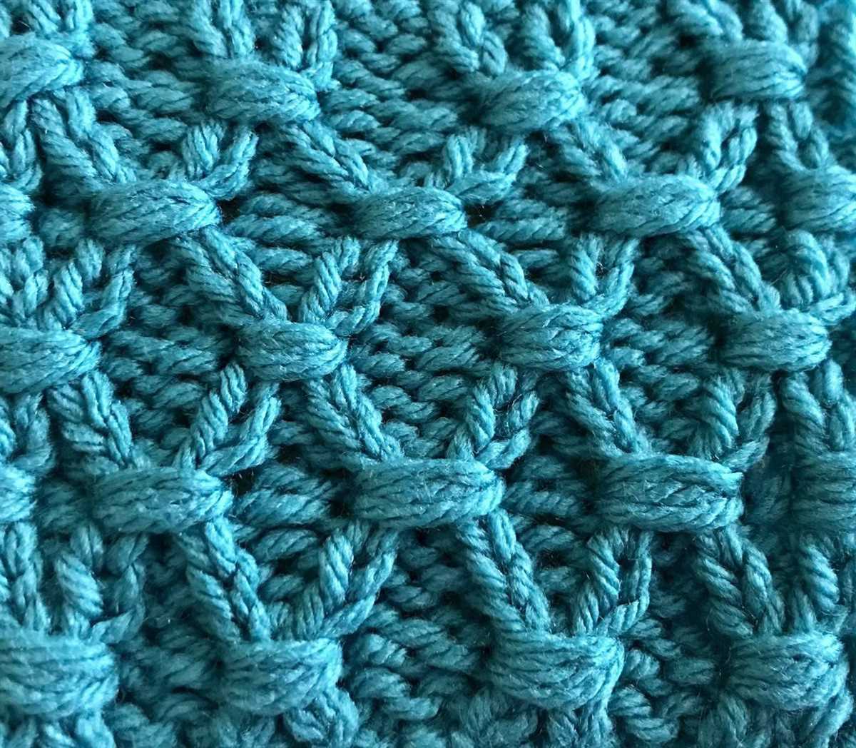 Knitting leaf stitch pattern